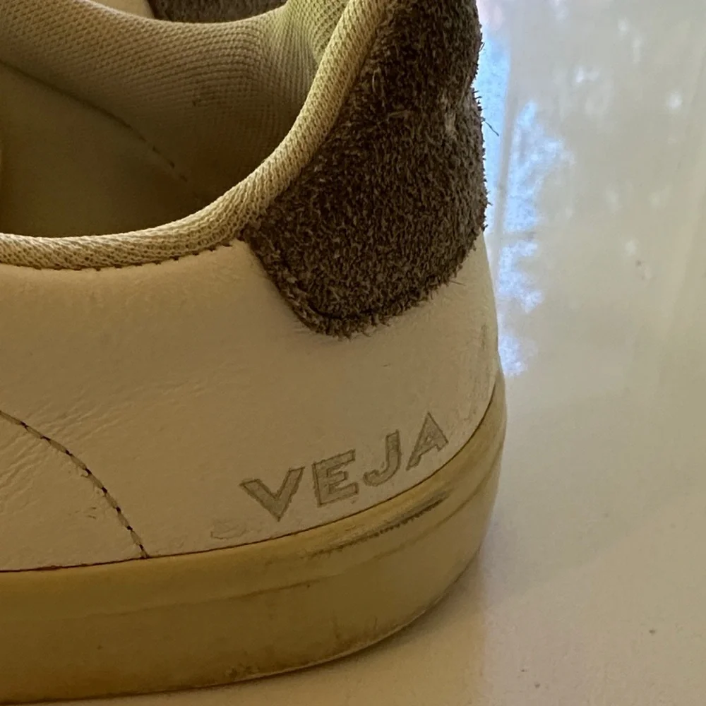 Vintage Veja Cream and Sage Sneakers - ✨Exclusive✨ - Picture 3 of 6
